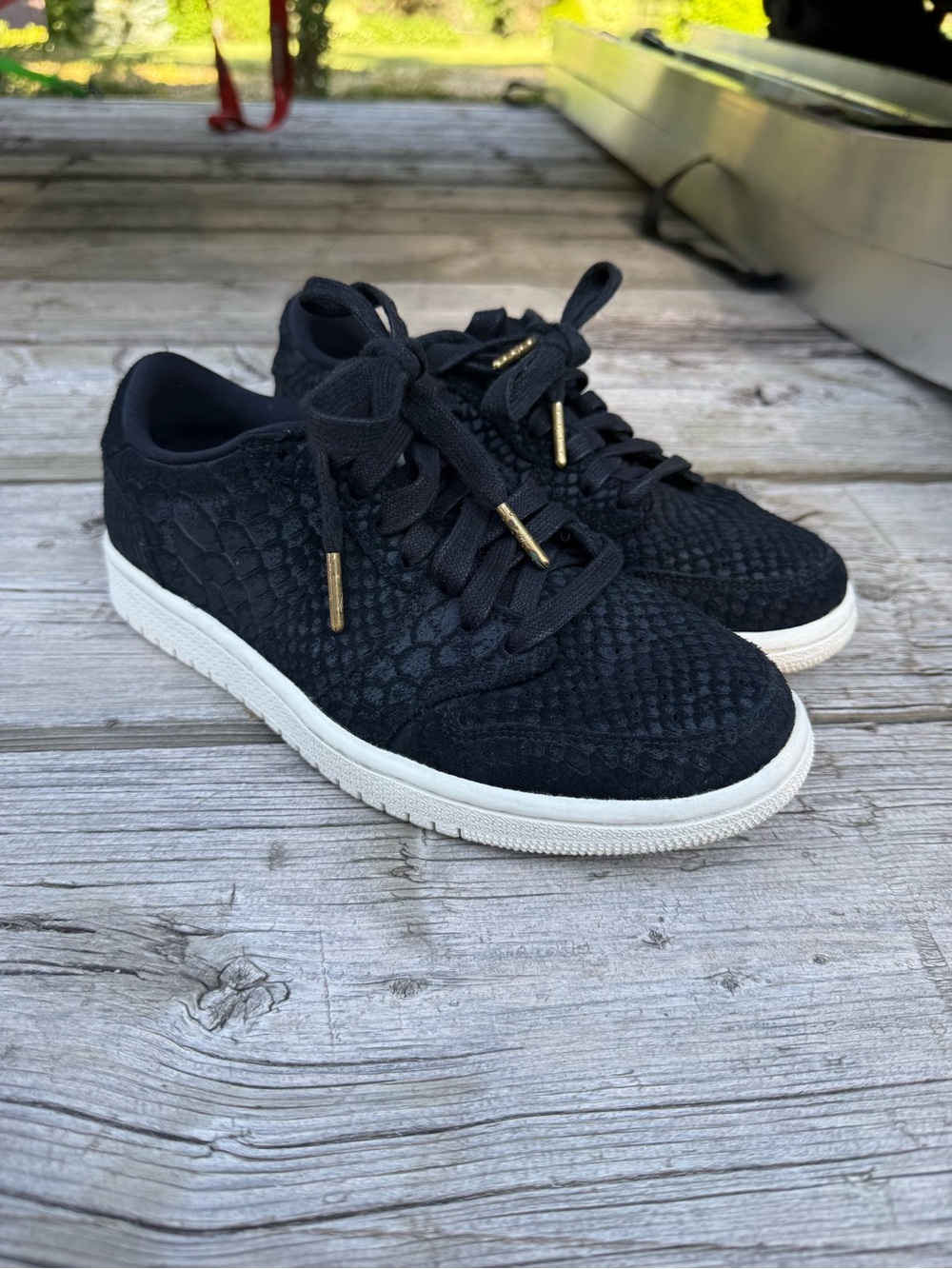 Nike Air Jordan 1 low snakeskin 6.5 like new